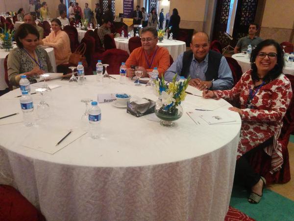 IDEASpak's tweet photo. #IDEASFellows on education and the importance of evidence for policy @rabeamalik @BariFaisal #edinnovation http://t.co/FB9D9xsUEQ