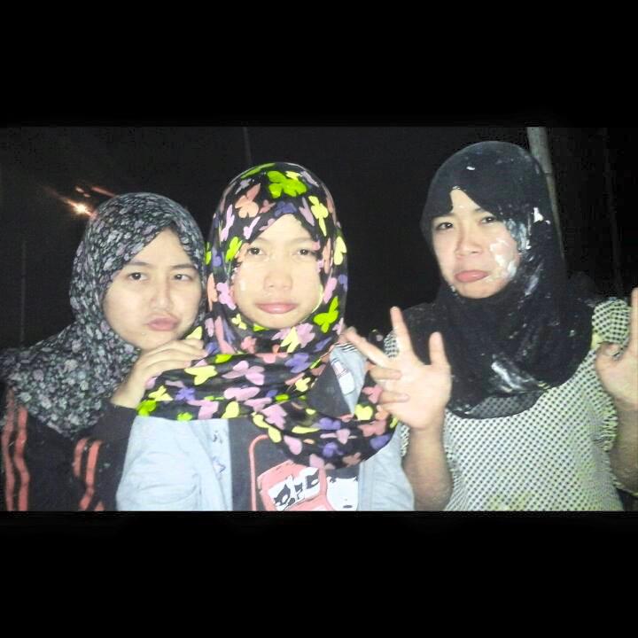 HanifaR's tweet photo. #latepost #ultah @wiatama 22 appril bareng @Hanna_meliana http://t.co/Rf2NK60Y7g