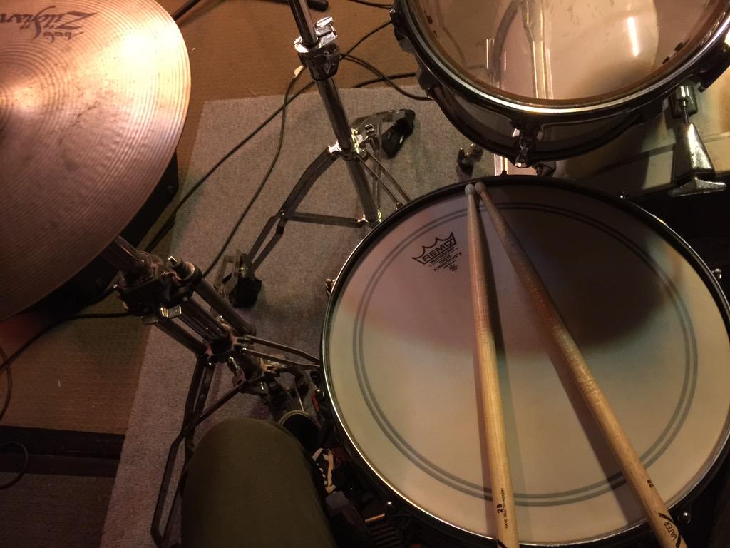 Im ready but where's the freaking band! #drums #zildjian #remo #rock #music