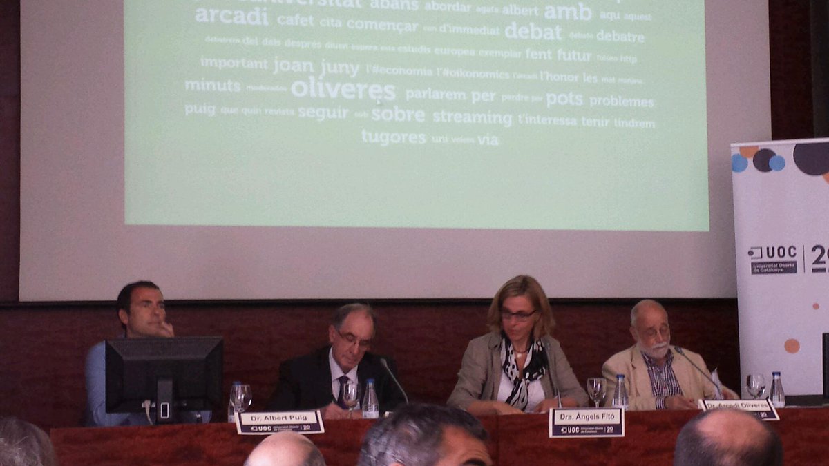 A punt de començar #uoceu x parlar del futur de la #UE amb @joantugoresques i Arcadi Oliveres. <a href="/UOCecoemp/">UOC Economia Empresa</a>