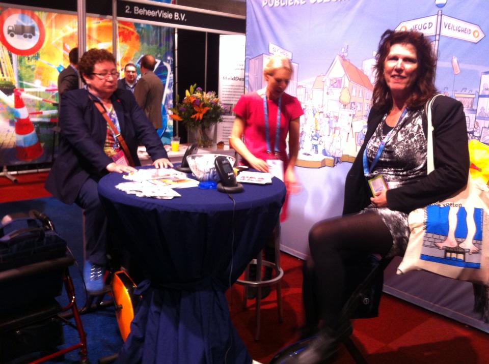 Vanaf nu fietsen <a href="/inekejager/">Ien</a> en <a href="/kittykruger/">kitty kruger@GL</a> het licht aan tijdens vergaderingen, mede mogelijk door <a href="/ggdghornl/">GGD GHOR Nederland</a>