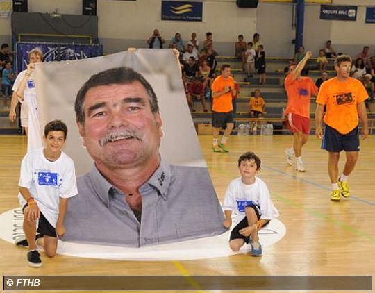 HandZone (@handhz) on Twitter photo #TournoiBrankoKarabatic Les U18 à l'honneur ! handzone.net/asp.net/main.n… <a href="/FrontignanTHB/">Frontignan Thau HB</a> <a href="/ffhandball/">FFHandball</a> <a href="/NKARABATIC/">NIKOLA KARABATIC</a> #TournoiBrankoKarabatic Les U18 à l'honneur ! handzone.net/asp.net/main.n… <a href="/FrontignanTHB/">Frontignan Thau HB</a> <a href="/ffhandball/">FFHandball</a> <a href="/NKARABATIC/">NIKOLA KARABATIC</a>