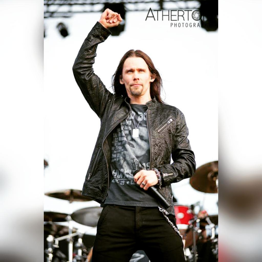 MylesKJunkies's tweet photo. Morning #ABFamily ❤🌞🎶Happy Tuesday! Its gonna be a great day! Sun is shining &amp; @alterbridge is #onreplay #alldaylong http://t.co/GqSDGqfa3w