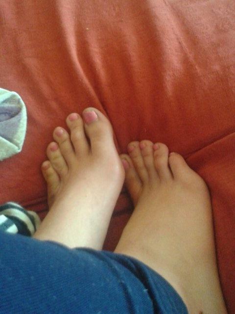 MistressQueen94's tweet photo. Succumb to the power of their beauty. . You cant resist!!
#footfettish #power #clickclick http://t.co/op0UtW8HXi