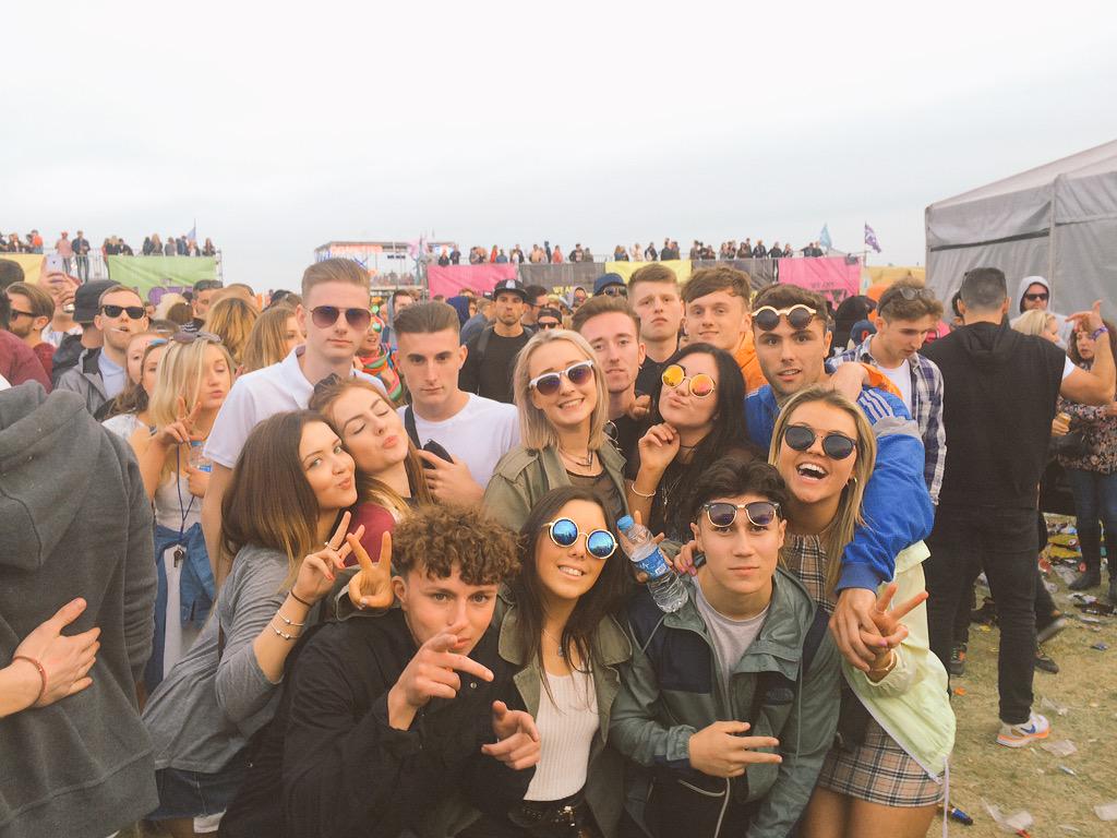 ellagracexx's tweet photo. Literally had the best weekend, what a way to start the summer off #wearefstvl2015 http://t.co/y07coVCsks