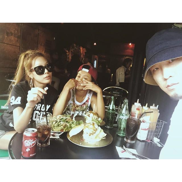 rapstarsnaps's tweet photo. [PHOTO] jessicah_o: Food with friends #jacobys http://t.co/pUfHX743lT http://t.co/gAAan4zguZ