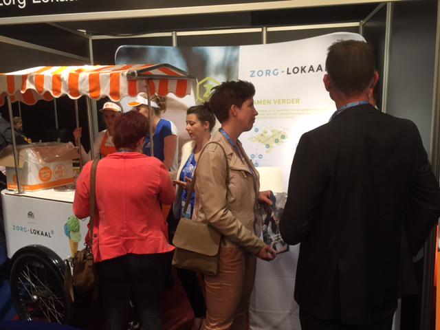 Het WMO kantoor gaat verder als Zorg-Lokaal. Daarom delen we ijsjes uit op het #vngjaarcongres