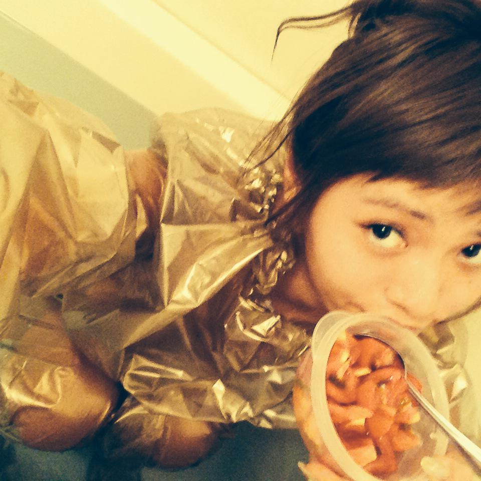 小泉梓 気になってたお風呂用サウナスーツ初挑戦なう トマト食べたり 動画みたり すでに結構汗かいてきたー お風呂 サウナスーツ 入浴 お風呂用サウナスーツ Http T Co Zrt2cotlxu Twitter 小泉梓 気になってたお風呂用サウナスーツ初挑戦なう トマト食べたり 動画みたり すでに結構汗かいてきたー お風呂 サウナスーツ 入浴 お風呂用サウナスーツ Http T Co Zrt2cotlxu Twitter