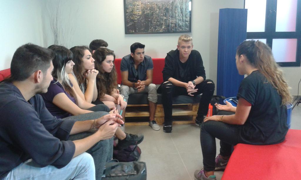 Aim2FameTV's tweet photo. Social Media lessons with Melissa Ros, Adwords Specialist &amp; Social Media Manager.
#Aim2Fame #FameAcademy #coaches http://t.co/PmqYDSEQwG