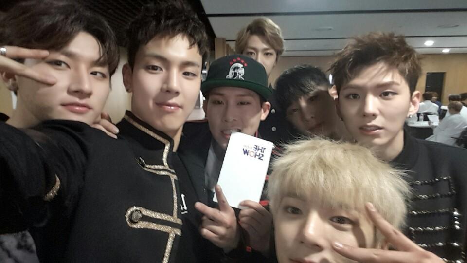 theshow_offcl's tweet photo. 몬스타엑스..  신인 맞나요?ㅎㅎ
무대를 씹어 먹는 #몬스타엑스 의 당찬 여심 사냥!! 곧 시작됩니다!!  @OfficialMonstaX #더쇼 http://t.co/qcZi2g0g9m