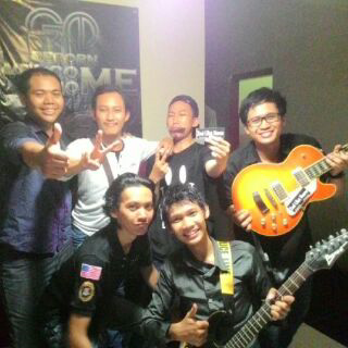 2ndLastName's tweet photo. Fighting!! Ganbatte_ne^^
#keeprock! http://t.co/4T8PXDS5C5