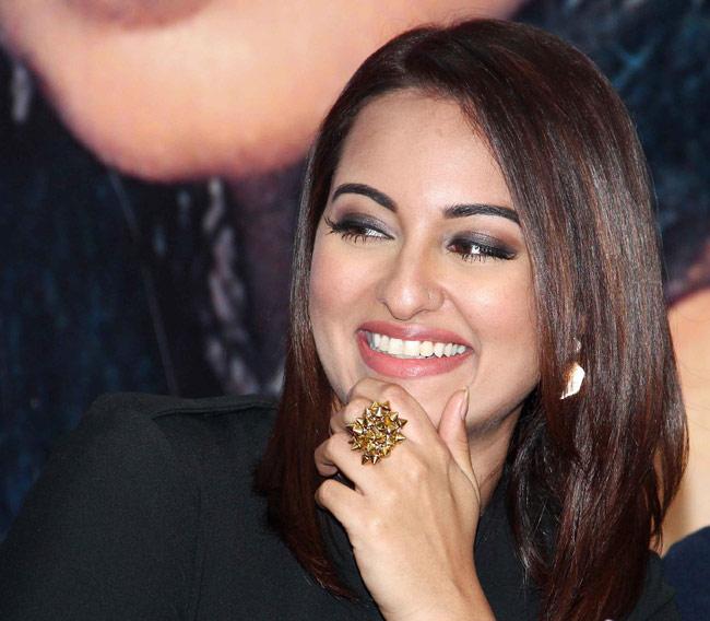 Happy birthday to the most Dabangg female actor sonakshi sinha. 
Buy similar rings here  