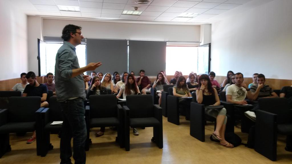 ARubioCampana's tweet photo. I Seminario Periodismo Investigación y Datos  @urjc y @M_Investigacion 
Gracias por apoyo @RiseUpURJC @URJCperiodismo http://t.co/l1AqDie5X4