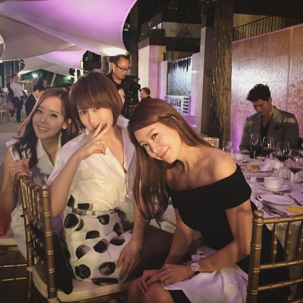 YUJIN_SO's tweet photo. 너무나 멋졌던 재욱오빠결혼식^^ 주인공보다 신난 우리 테이블♡ http://t.co/3DvtMtQ1dj