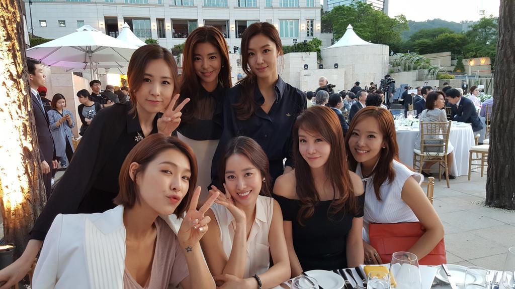 너무나 멋졌던 재욱오빠결혼식^^ 주인공보다 신난 우리 테이블♡