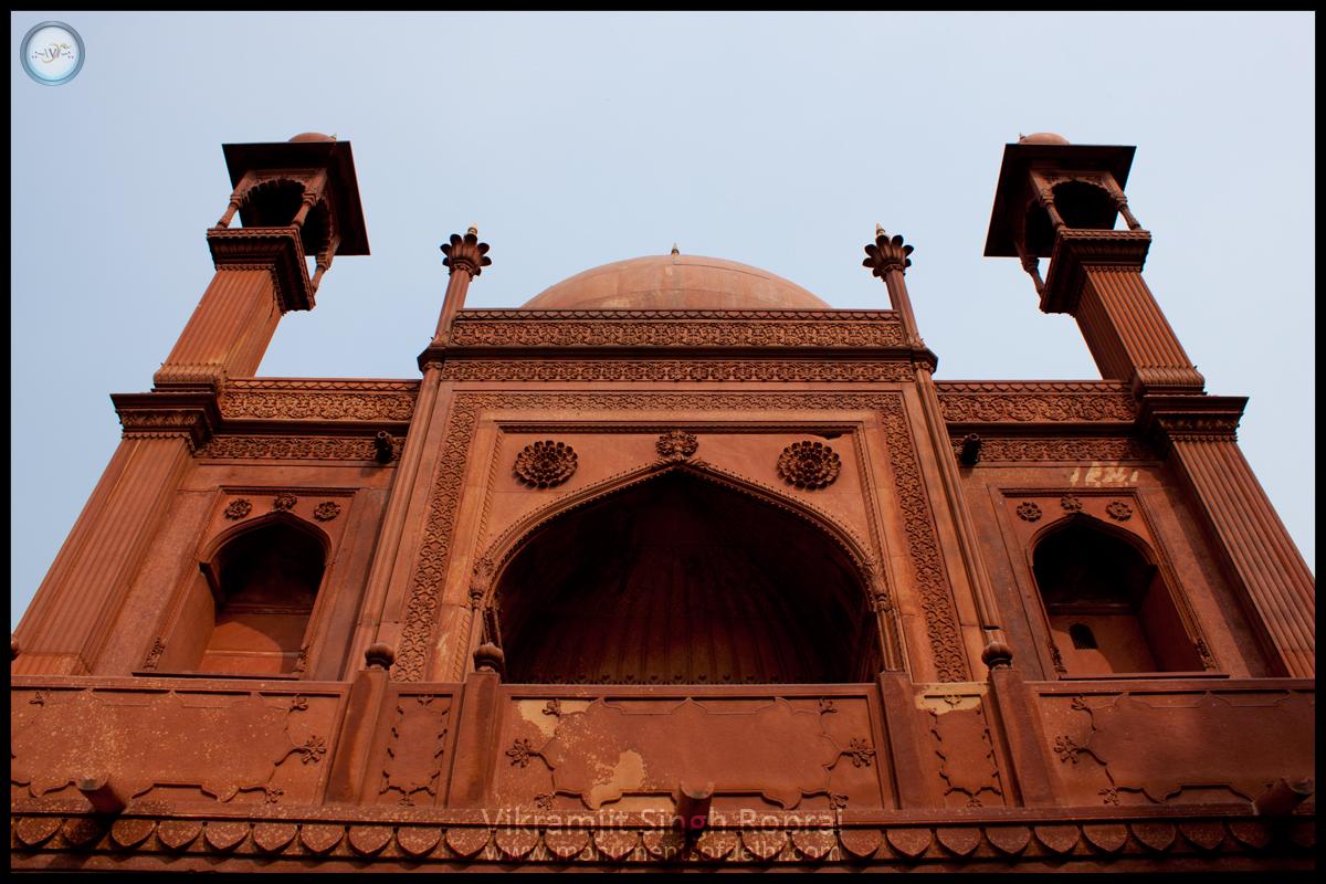 DelhiHeritage's tweet photo. Watch hashtag #RedTaj if you wish to know more about the magnificent Red Taj Mahal of Agra. @YfHFindia is tweeting http://t.co/Zfx24wCYlT