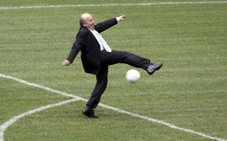 Max_Not_Mark's tweet photo. Actually I'm going to steal the photo and tweet it myself because it's JUST THAT GOOD #SeppBlatter #SeppMustGo http://t.co/EO4jCkNfNY