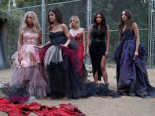 imlucyhalc's tweet image. Tonight's the night it returns!! #Liars are we ready for 🅰 #SummerOfAnswers ?? @ABCFpll #PLLIsBack @imarleneking #PLL