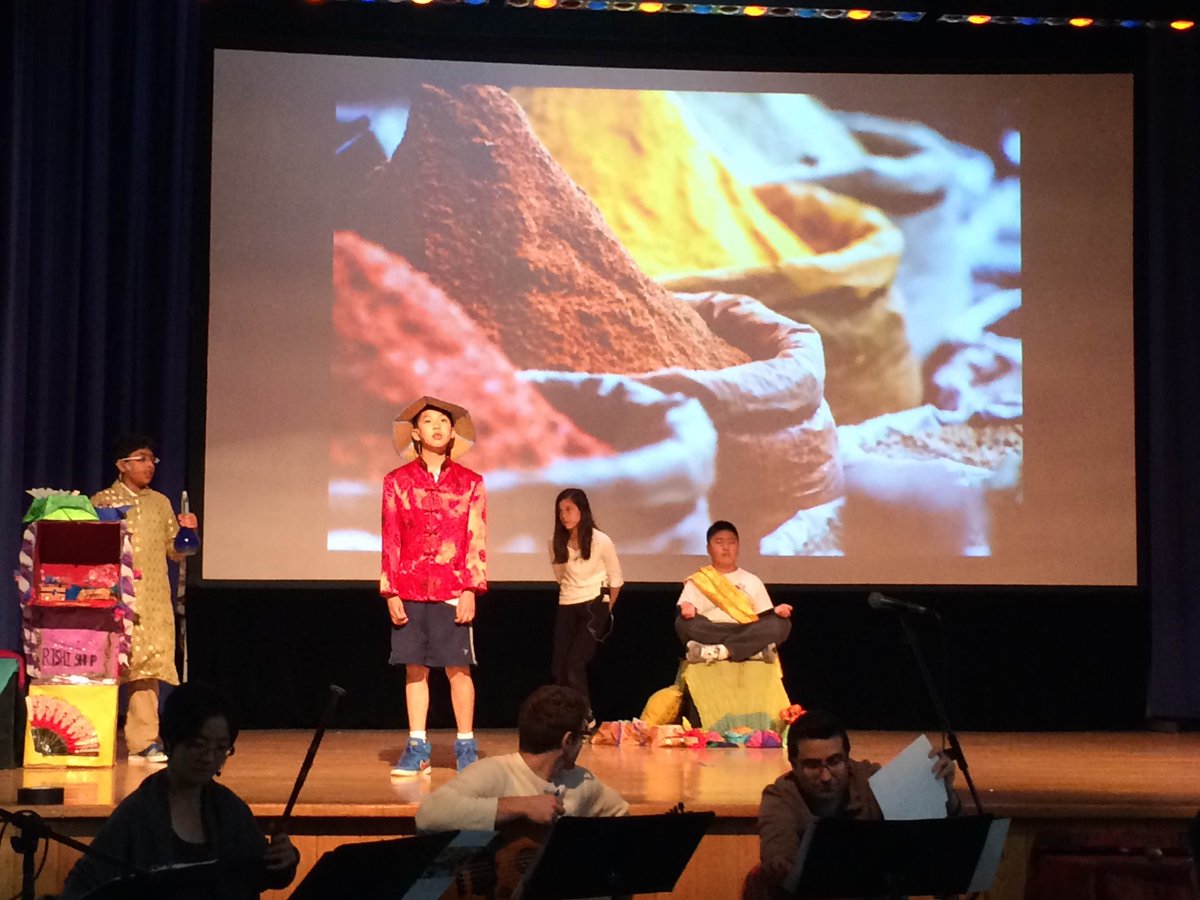 silkroadproject's tweet image. Students at JHS185 in Queens are in tech rehearsal! #passiondrivenlearning #silkroadconnect #breakaleg