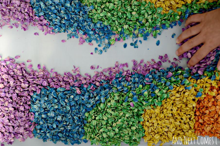 squeaky_bs's tweet image. We love #rainbow oats for #sensory play at #squeakybs !!!!