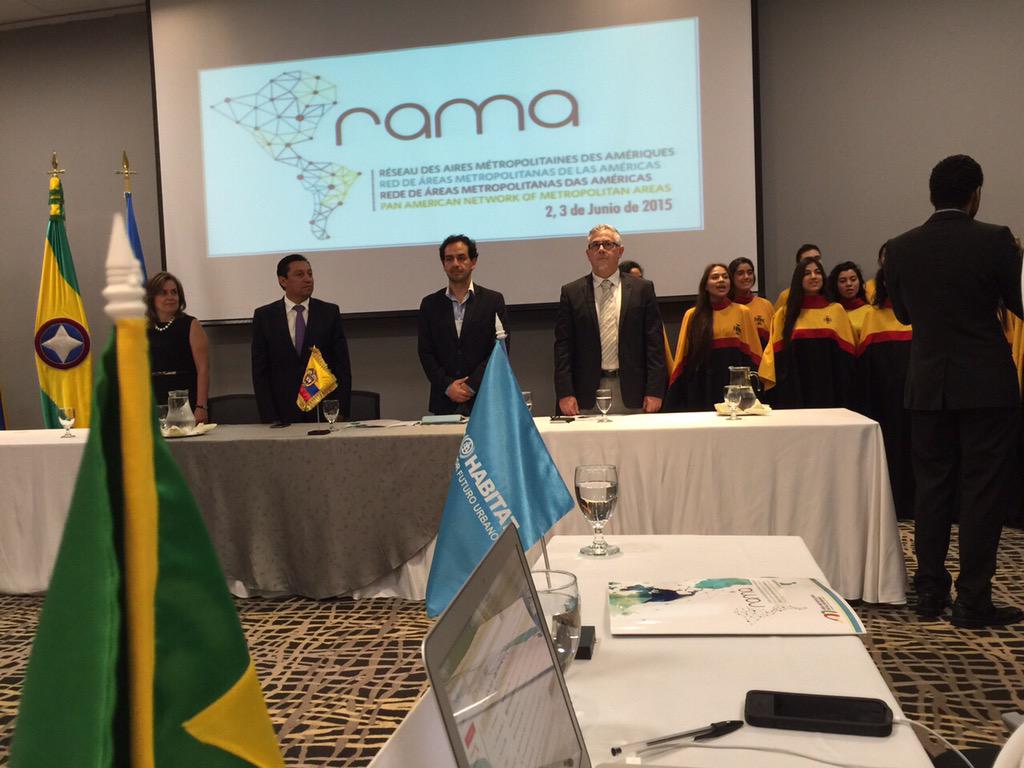 DirectorAMB's tweet photo. Participando hoy en reunión técnica de la Red de Áreas Metropolitanas de las Américas RAMA, celebrada en Bucaramanga. http://t.co/j06rt3ywFN