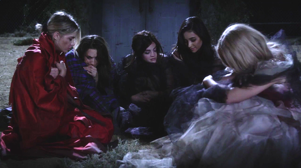 LittleLiarsFR's tweet image. .@ABCFpll Tonight is the night!!! #SummerOfAnswers #GameOnCharles #PLLIsBack