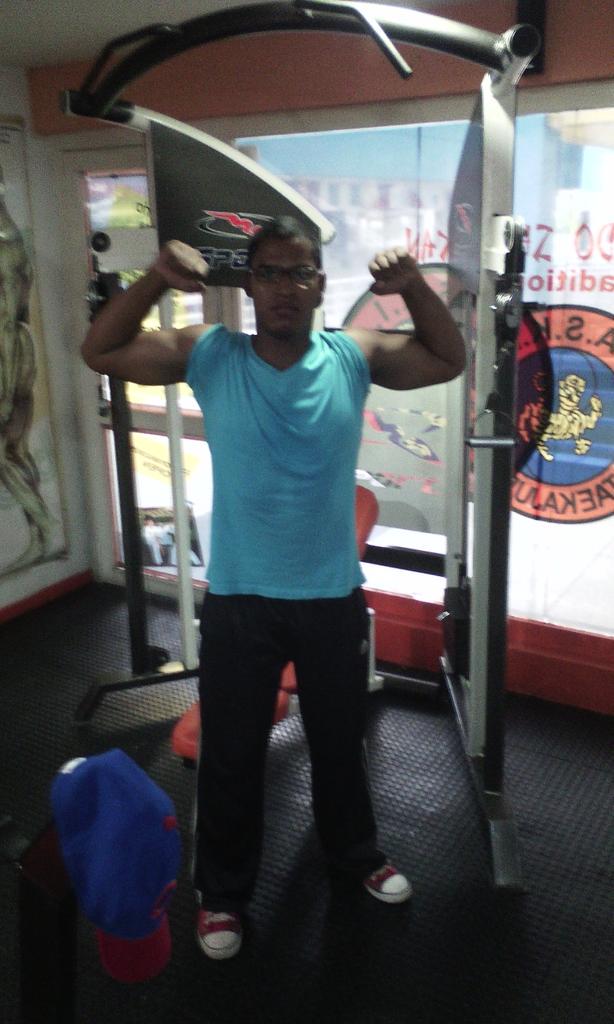 RaimirDrummer's tweet photo. En el Gym archie's Gym a.s.k.i http://t.co/8GqY0qr01p