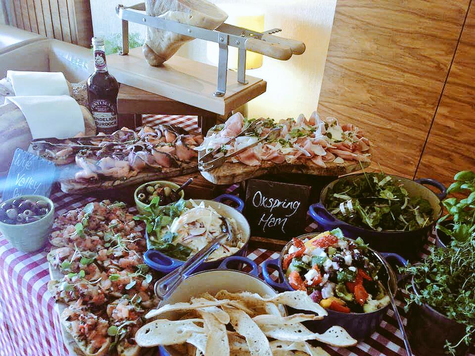 ForestOfArden1's tweet photo. Delicious Picnic Lunches #throwbackthursdayontuesday @solihullhour #solihullhour @MtgsImagined http://t.co/1hQC7xVax1