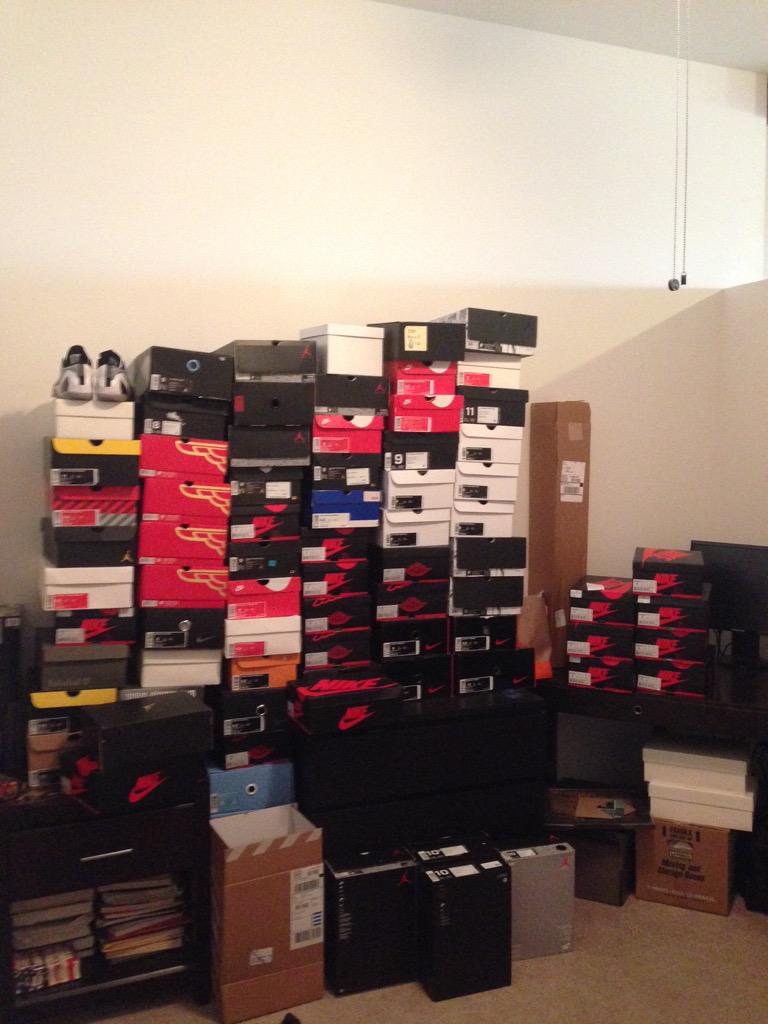 ugottapaytoplay's tweet image. Sd6 sz 8-,9.5,12. db 8 9,11. Am moon sz 8.5,9, just don sz 8-9(2), jeter 1 sz run. Vapor 9(5) frag sz 8-9, chi1 9(7)