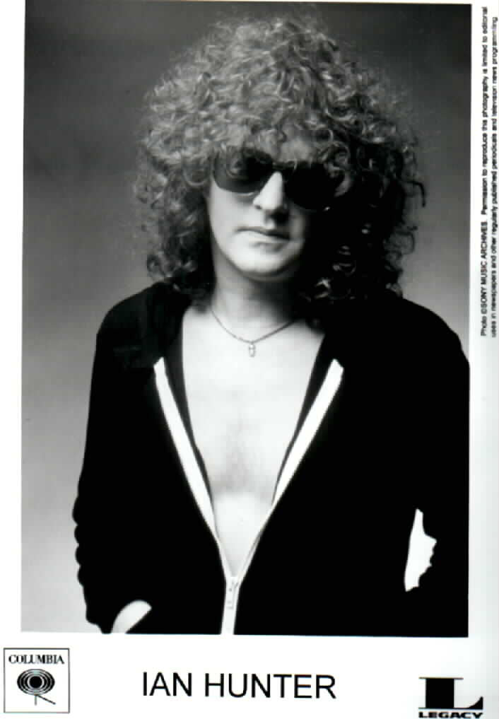 Born on this day in 1939, Ian Hunter of Mott The Hoople. Happy birthday Ian! 