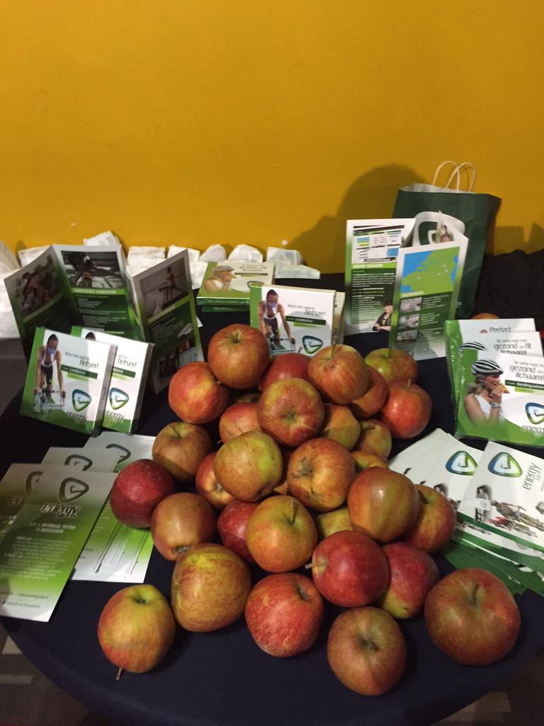 Lekkere verse appels in <a href="/Euroscoop_NL/">Euroscoop</a> tijdens de #ladiesnight in #tilburg . Ontdek onze vaderdagactie met 15% korting