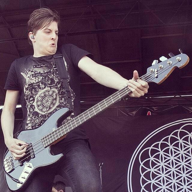 Happy BIRTHDAY YOU 30 YEAR OLD BEAN your face looks like a pickled onion in this x 