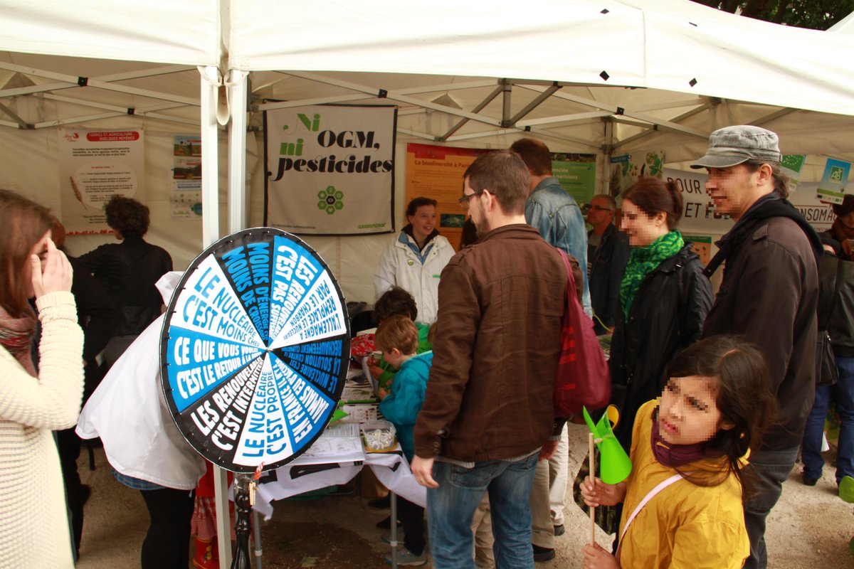 GP_Paris's tweet photo. #1000initiatives : #GetUpAnd change to @Enercoop_SCIC !
Pour un future 100% renouvelable ! http://t.co/4XuArRdXJe