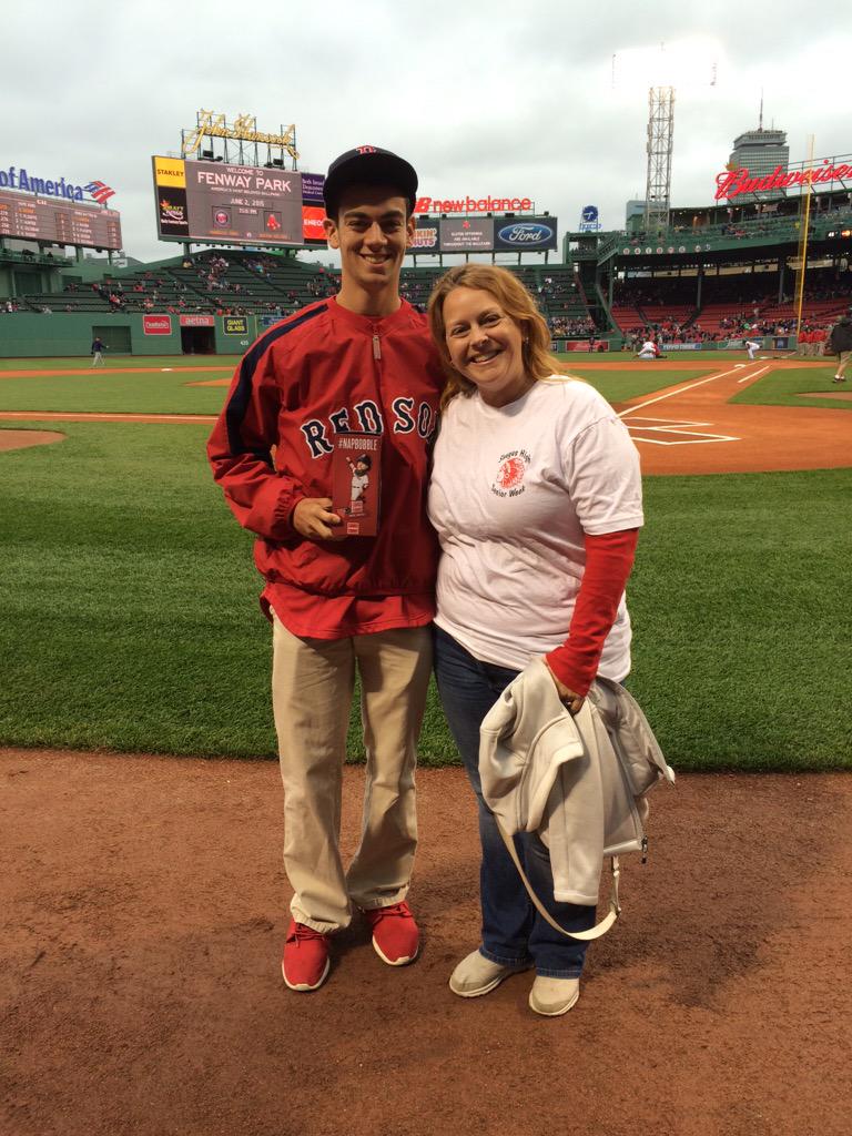 MsHoey_Masco's tweet photo. @SaugusHS2015 @Sachempride http://t.co/MVnlWehzon