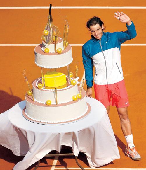 A wish u many returns of the day .....
My hero......Rafael nadal...enjoying this day .
               HAPPY BIRTHDAY 