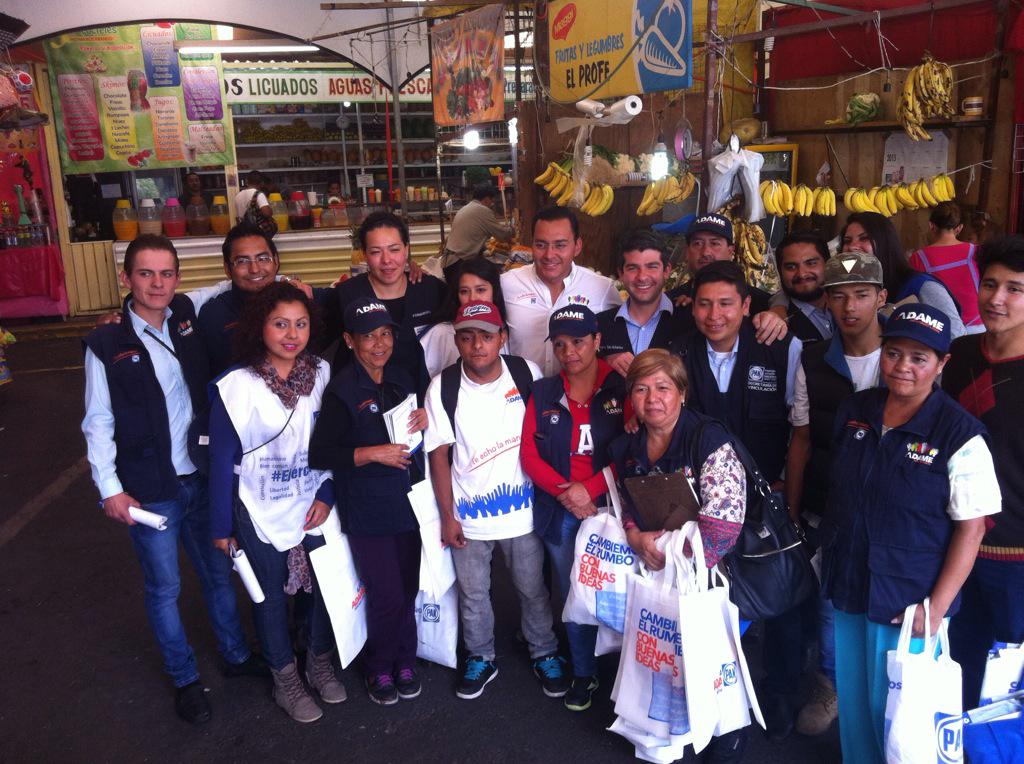 PAN_CDMX's tweet photo. #CambiemosGustavoAMadero con buenas ideas y con candidatos honestos que trabajarán por la gente. http://t.co/lXovlnH2g1