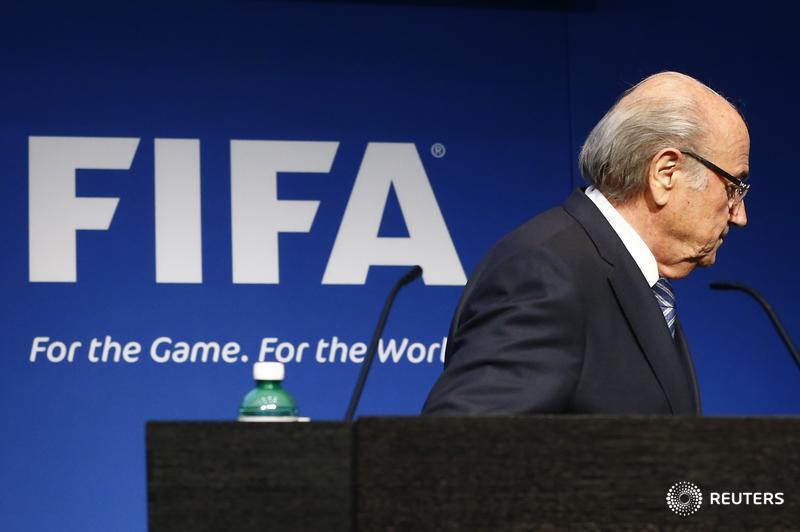 A roundup of reactions to Sepp Blatter's resignation as #FIFA president: reut.rs/1KBvTon