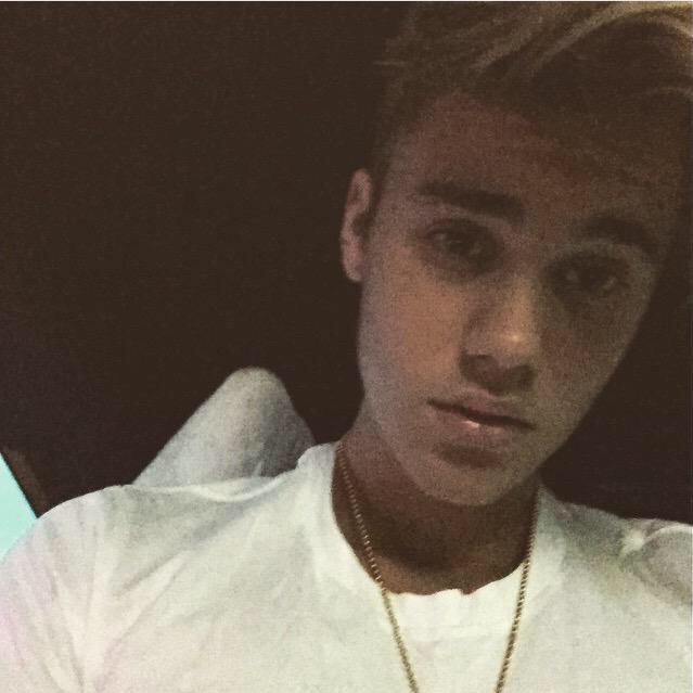 husamhsm's tweet photo. holy #JustinForMMVA http://t.co/KuGLutYQIh