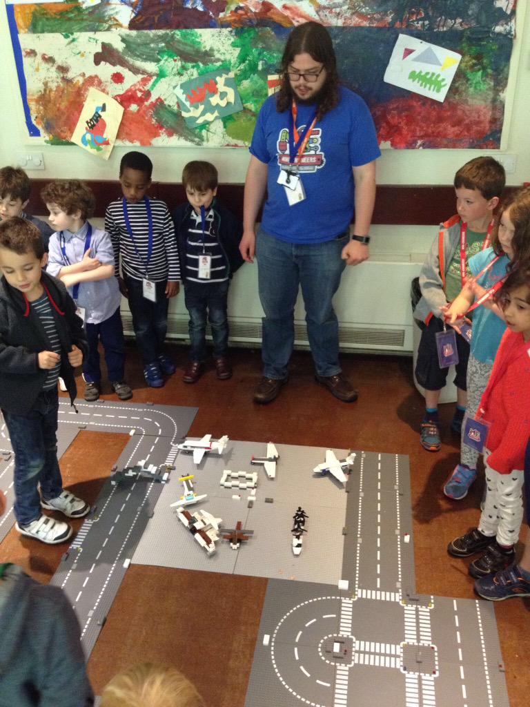 5 y/o loves <a href="/MiniEngineers/">Mini-Engineers</a> had fab time at #halfterm #holidays 2nd camp &amp; 1 booked for summer! mini-engineers.com