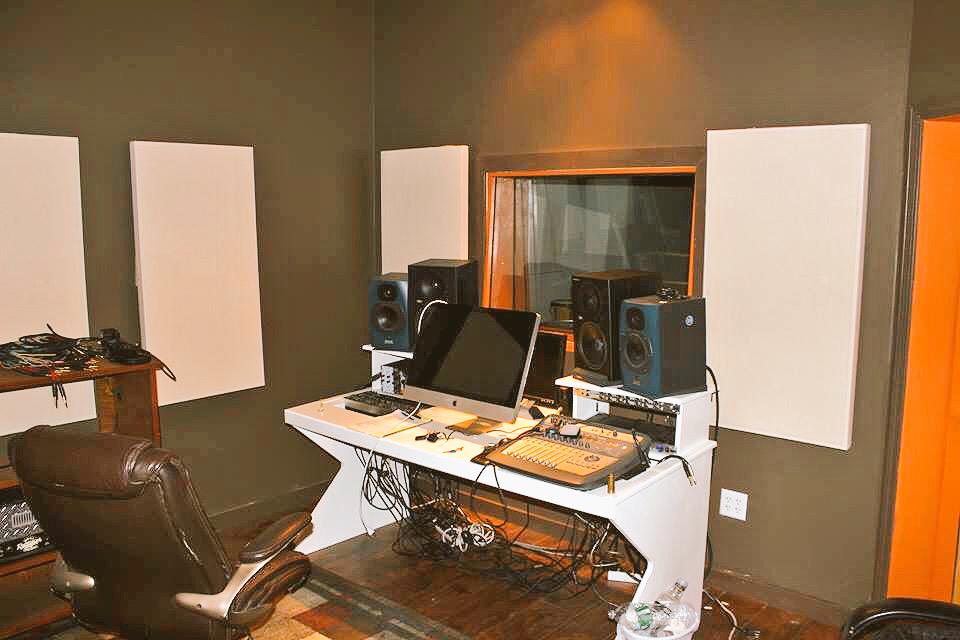 dbltkstudios's tweet image. New studio - open on Sunday !!