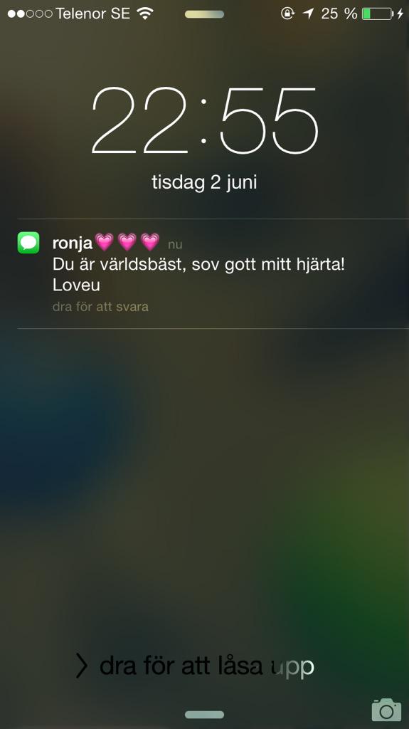 Karlssoon17's tweet photo. sånna sms, älskar dig💗 @RonjaWaringer http://t.co/5UWFnGzgLd