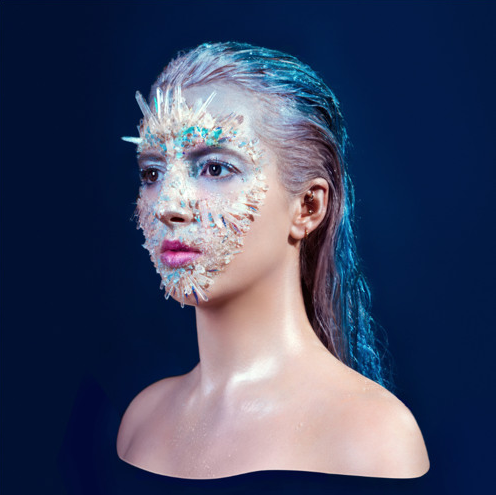 Otro mes y otra gran selección de canciones para acompañarlo: i-D Mixtape de mayo. bit.ly/1HJgL56