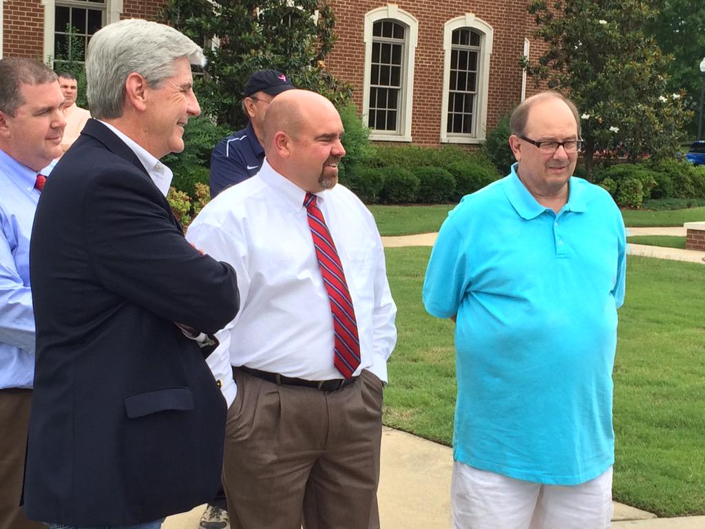 Phil Bryant tweet media