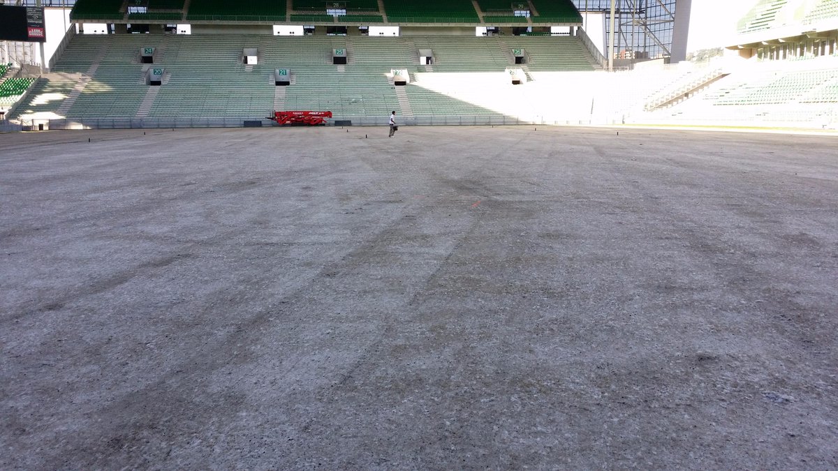 NG_AirFibr's tweet photo. Fin de la rénovation du terrain @NG_AirFibr au stade @GGuichard2016 @ASSEofficiel http://t.co/zJHsaLJWk7