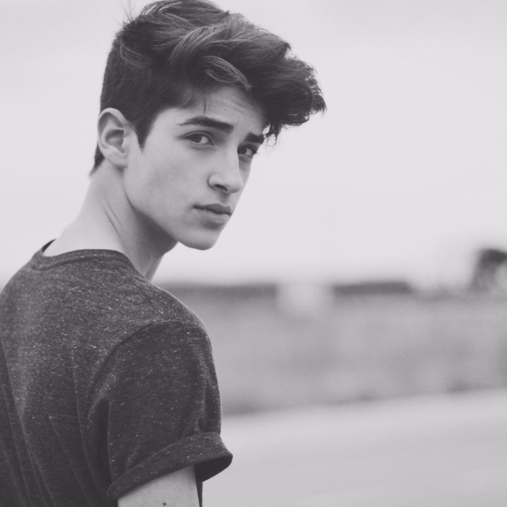 Manu Rios стиль