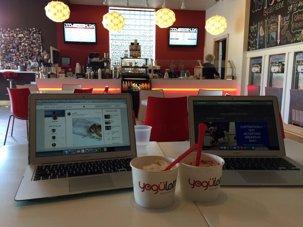 TurboRooDesigns's tweet photo. This is what our business meetings look like! #TreatYourself @YogulatteSpeed #Yumm #Yogurt #Business #3Dprint http://t.co/avVvCkI8do