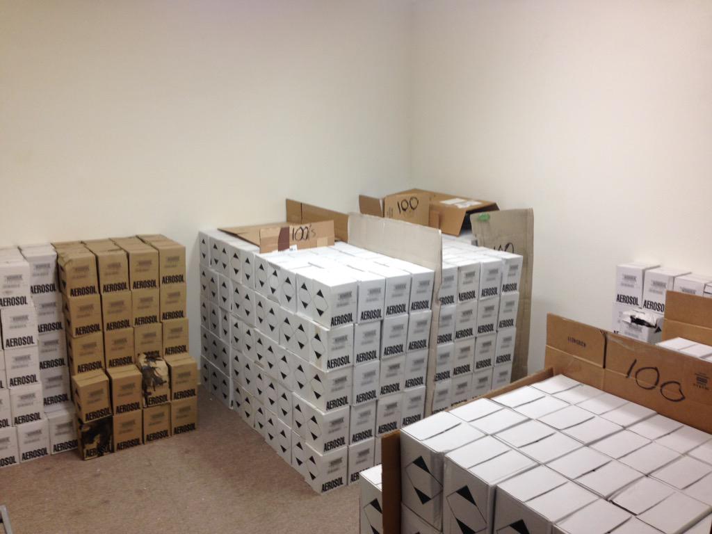 VisualBluff's tweet image. #kobrapaint 5$ or hit up info@thisisindecline.com for info on wholesale! #indecline