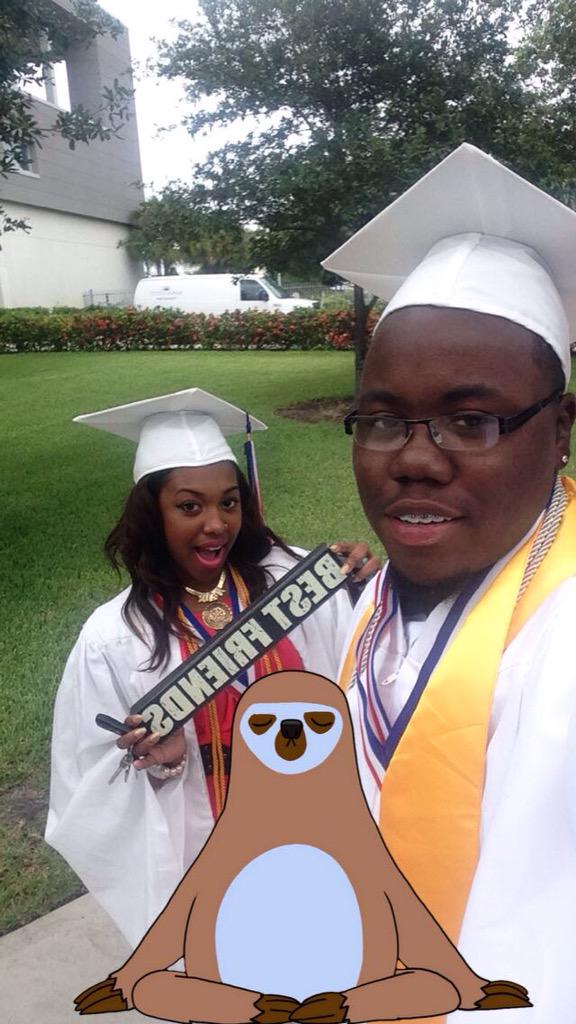 JuiceManMalik_'s tweet photo. Nigga we made it ! #2k15Graduation #MHSGrad2015 #MHSGraduation2k15 http://t.co/fWAweSZN3o