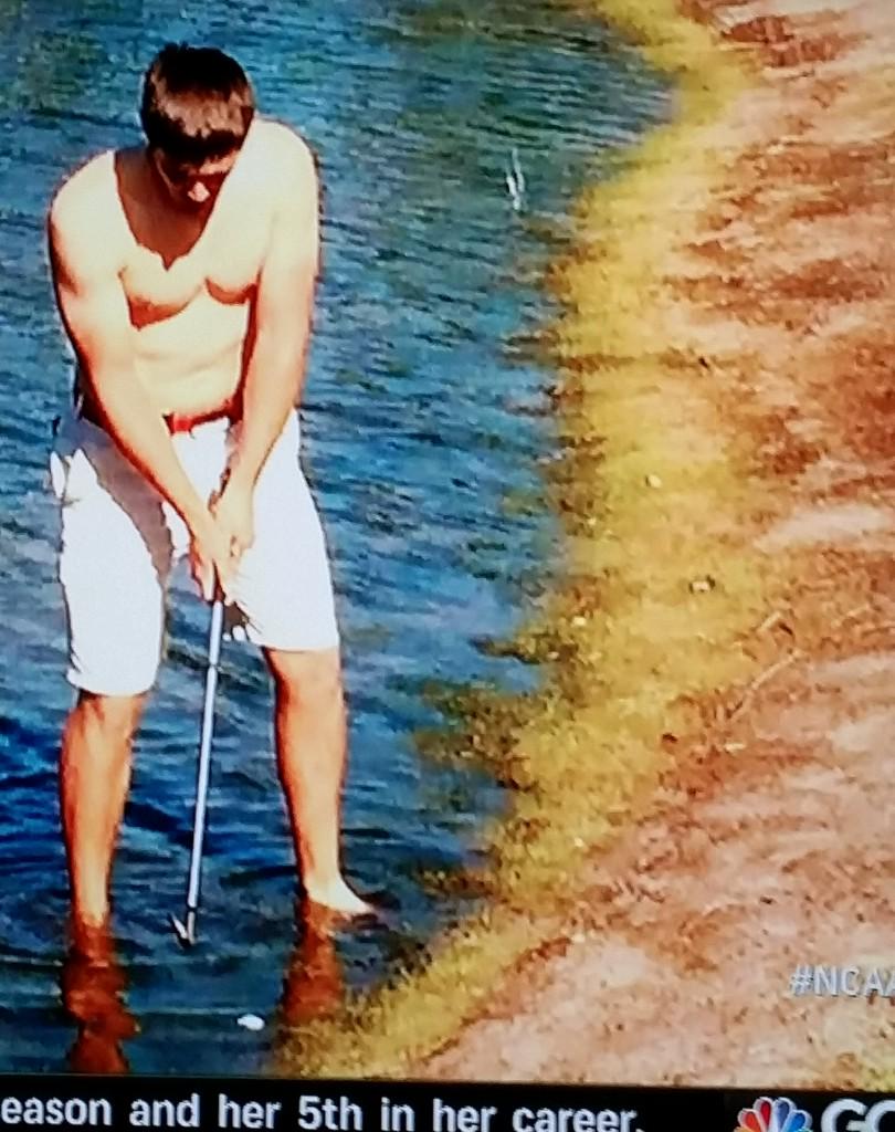 totalfratmove's tweet photo. SMU Golfer Wins NCAA Championships After Going Shirtless And Saving Par From The Juice: http://t.co/JmUii78XJq http://t.co/IcfMCwvwBP
