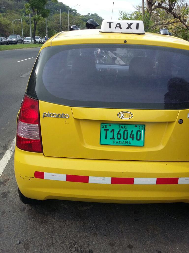 LincesPanama's tweet photo. En chorrillo Panama , se captura taxi que transportaba armas y droga. Otro golpe más a la delincuencia. http://t.co/Ksez9RK5ve